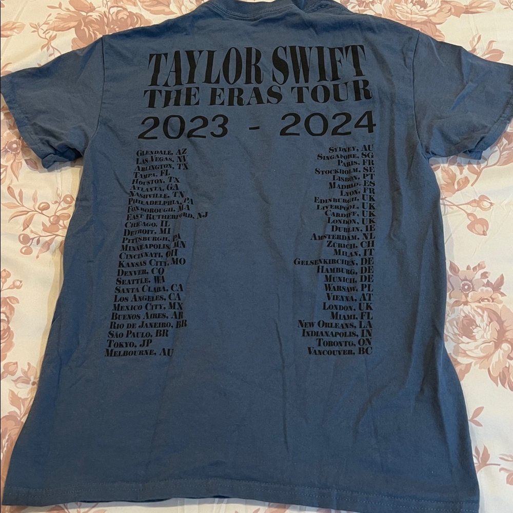 Taylor Swift Blue Eras Tour T-shirt size small - Picture 4 of 5